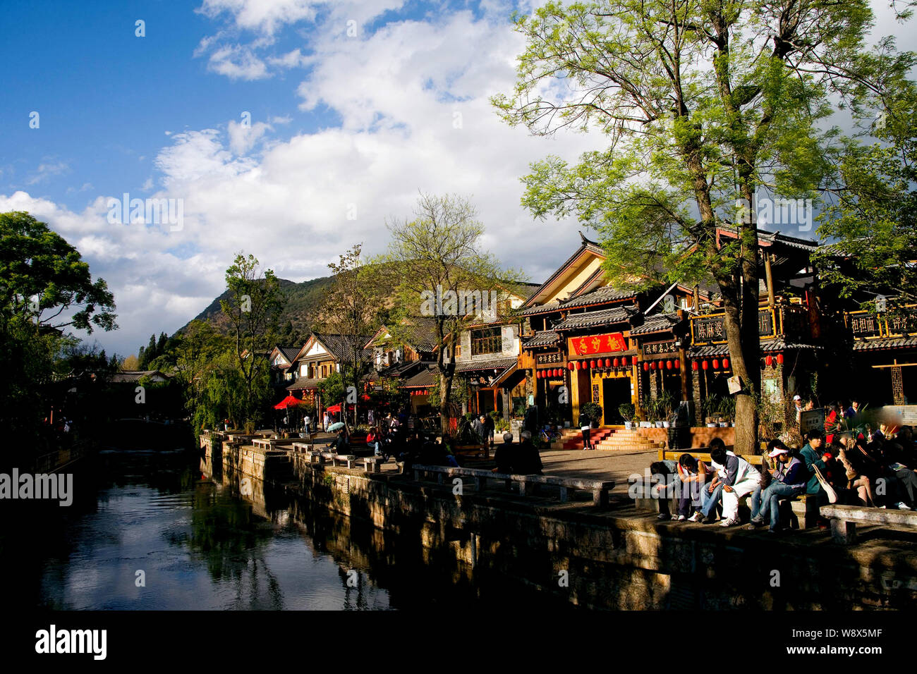 Lijiang chinas yunnan province hi-res stock photography and images - Alamy