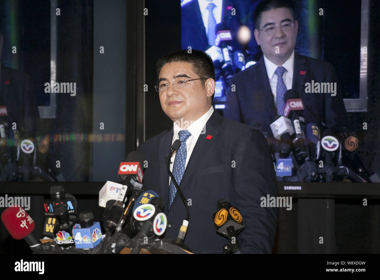 --FILE--Chinese billionaire philanthropist Chen Guangbiao, Chairman of Jiangsu Huangpu Recycling Resources Co., Ltd., is interviewed during a charity Stock Photo