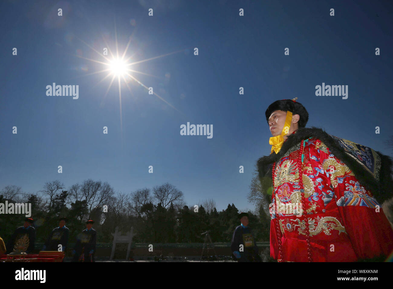 Qing dynasty costume hi-res stock photography and images - Alamy