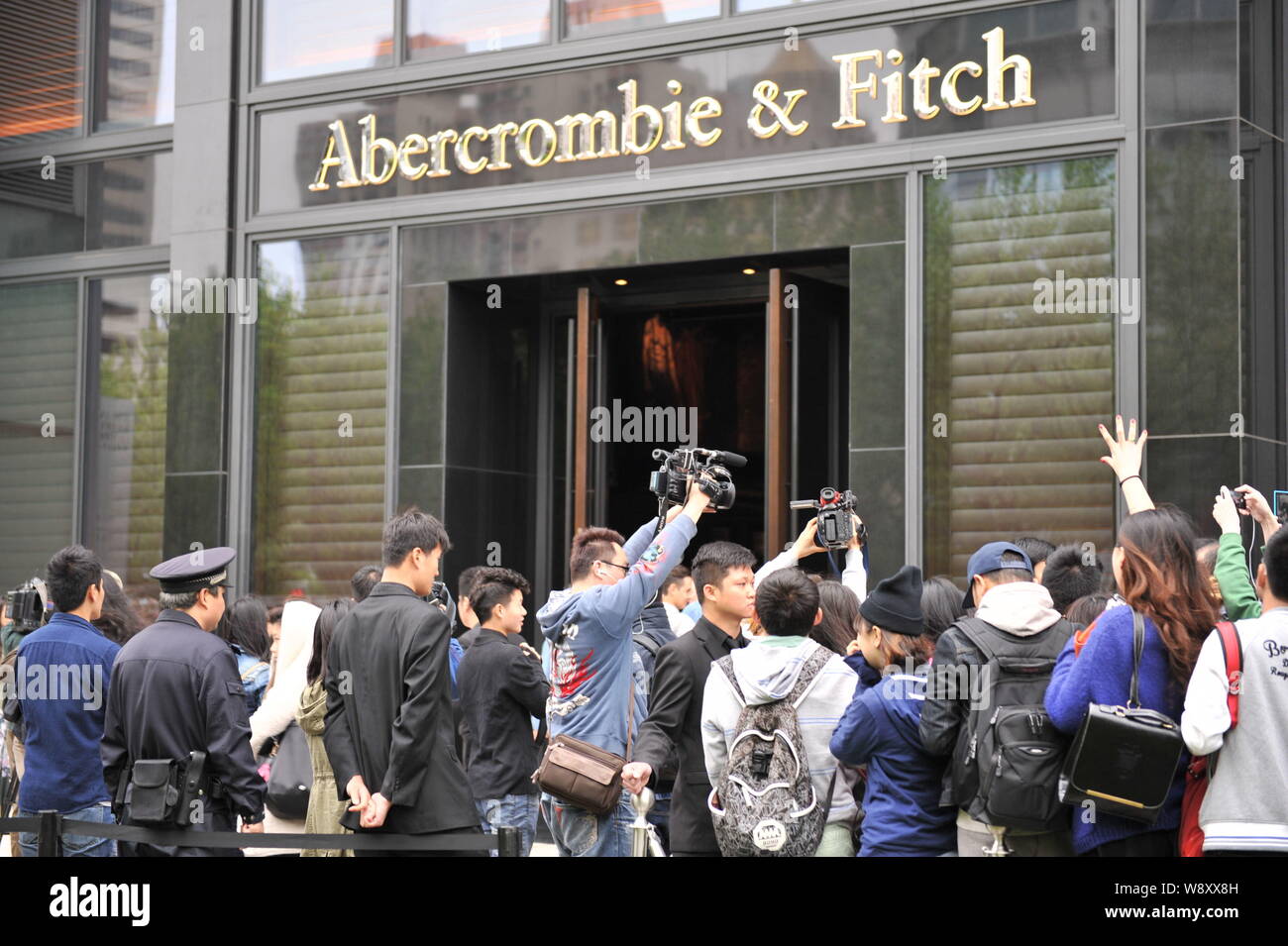 a&f stock