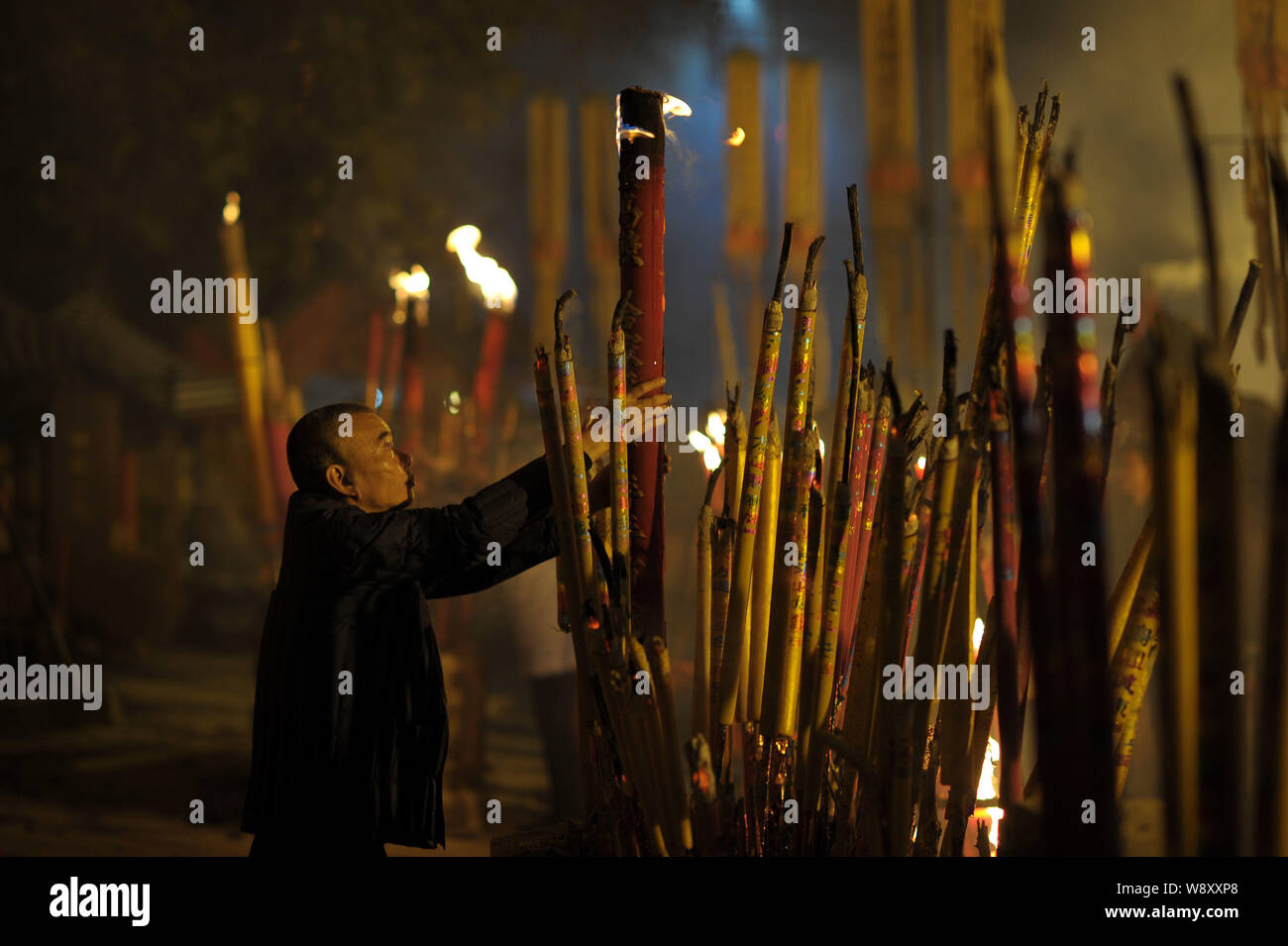 Chinese fortune stick hi-res stock photography and images - Alamy