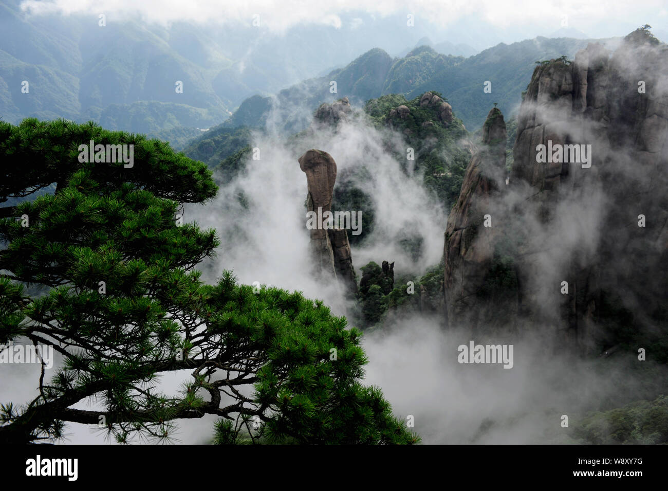 Mount sanqingshan national park hi-res stock photography and images - Alamy