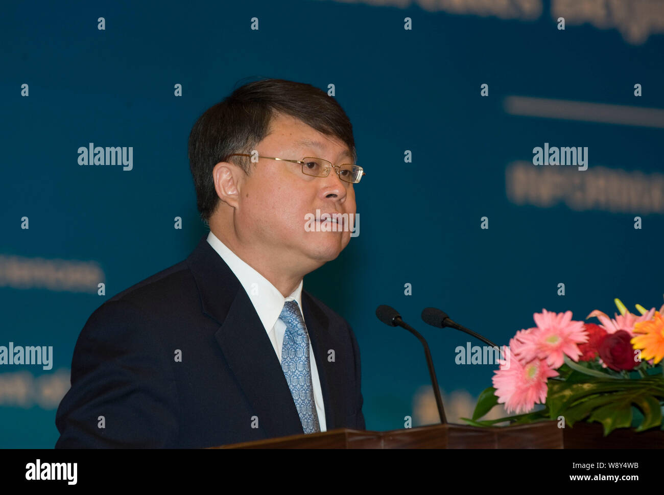 --FILE--Jiang Mianheng, then Vice President of the Chinese Academy of ...