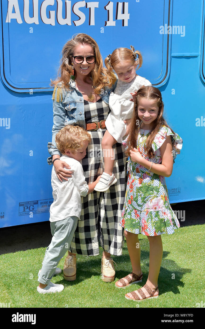 Marcela Valladolid with children at the premiere of the movie 'The Angry Birds Movie 2/Angry Birds 2 - The Movie' at the Westwood Regency Theater. Los Angeles, 10.08.2019 | usage worldwide Stock Photo