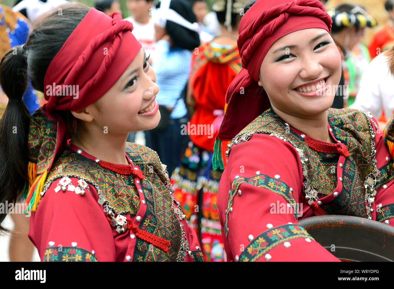 Women of Taiwans Paiwan tribe pose at the opening ceremony of the China Guizhou Jiulishibazhai Minzu Expo in Guiyang city, southwest Chinas Guizhou pr Stock Photo