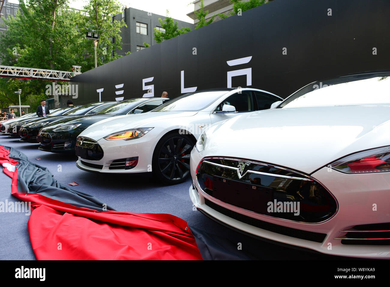 Tesla Model S Electric Cars To Be Delivered Are Lined Up During A Delivery Ceremony In Beijing China 22 April 14 Tesla Motors Inc Delivered It Stock Photo Alamy Tesla Model S Electric Cars To Be Delivered Are Lined Up During A Delivery Ceremony In Beijing China 22 April 14 Tesla Motors Inc Delivered It Stock Photo Alamy
