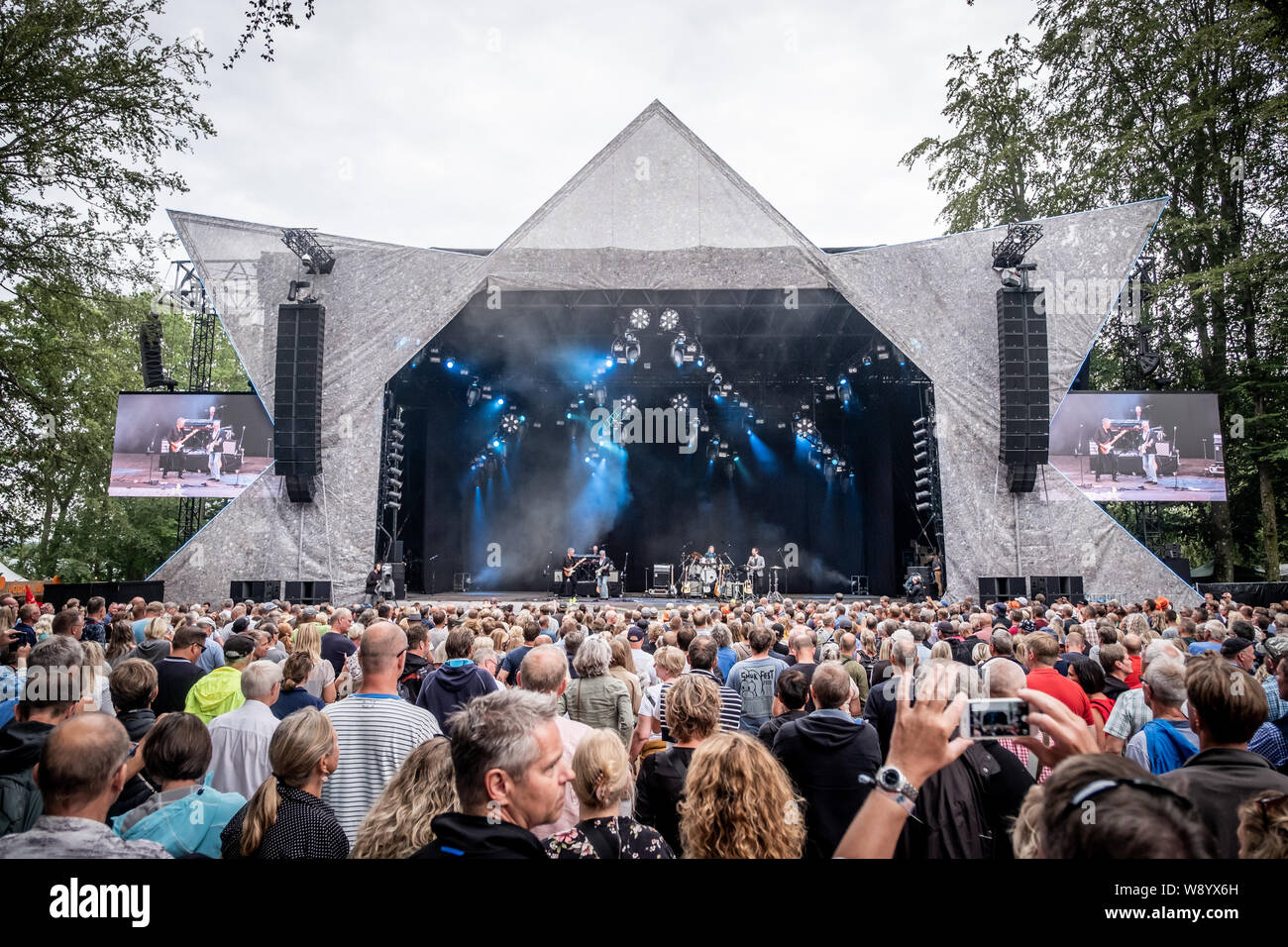 Skanderborg, 09th, August 2019. The English band 10cc performs a live concert during the Danish music festival SmukFest in (Photo credit: Gonzales - Kim M. Leland Stock Photo - Alamy
