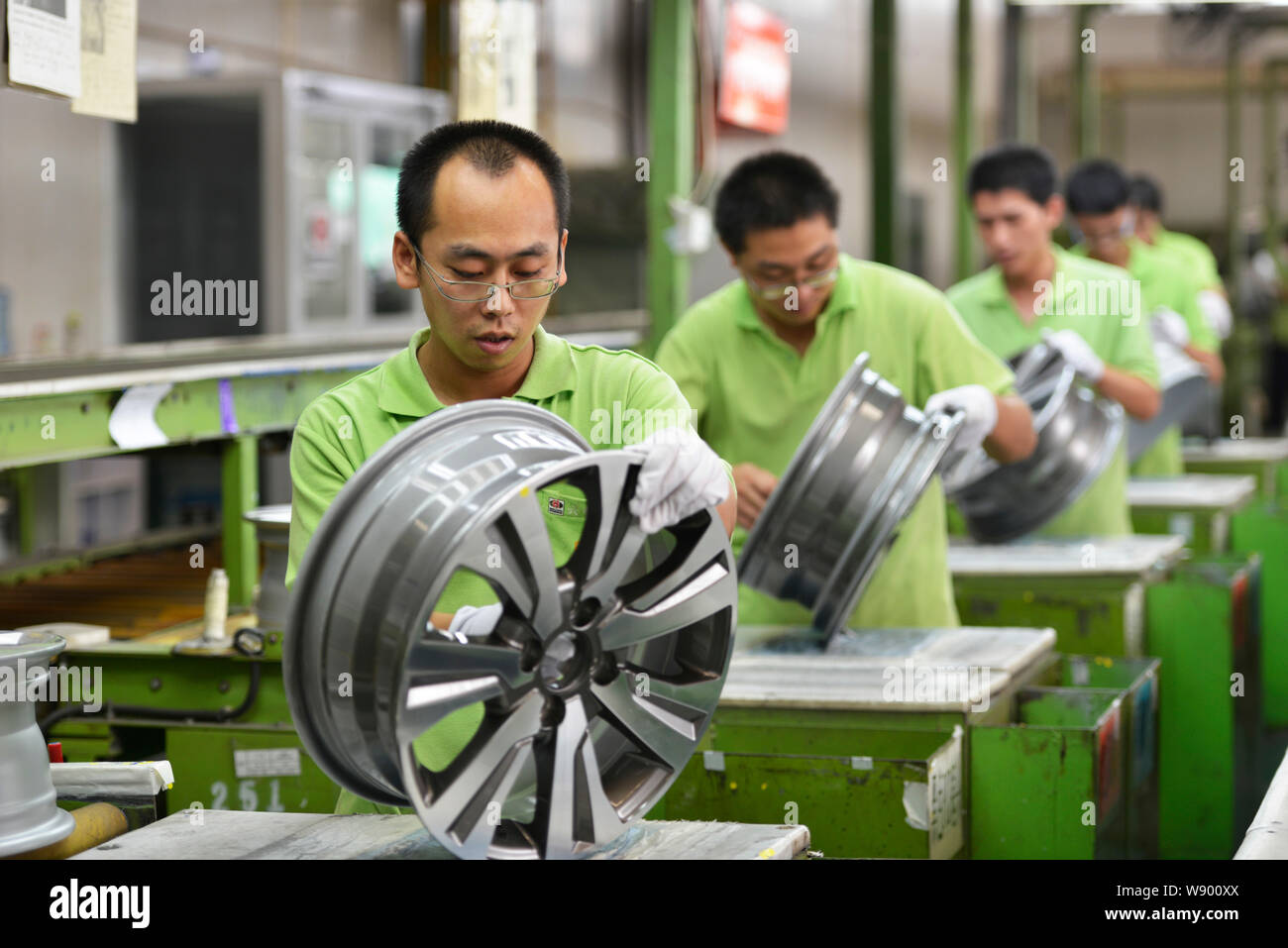 Hubs wheels hi-res stock photography and images - Alamy