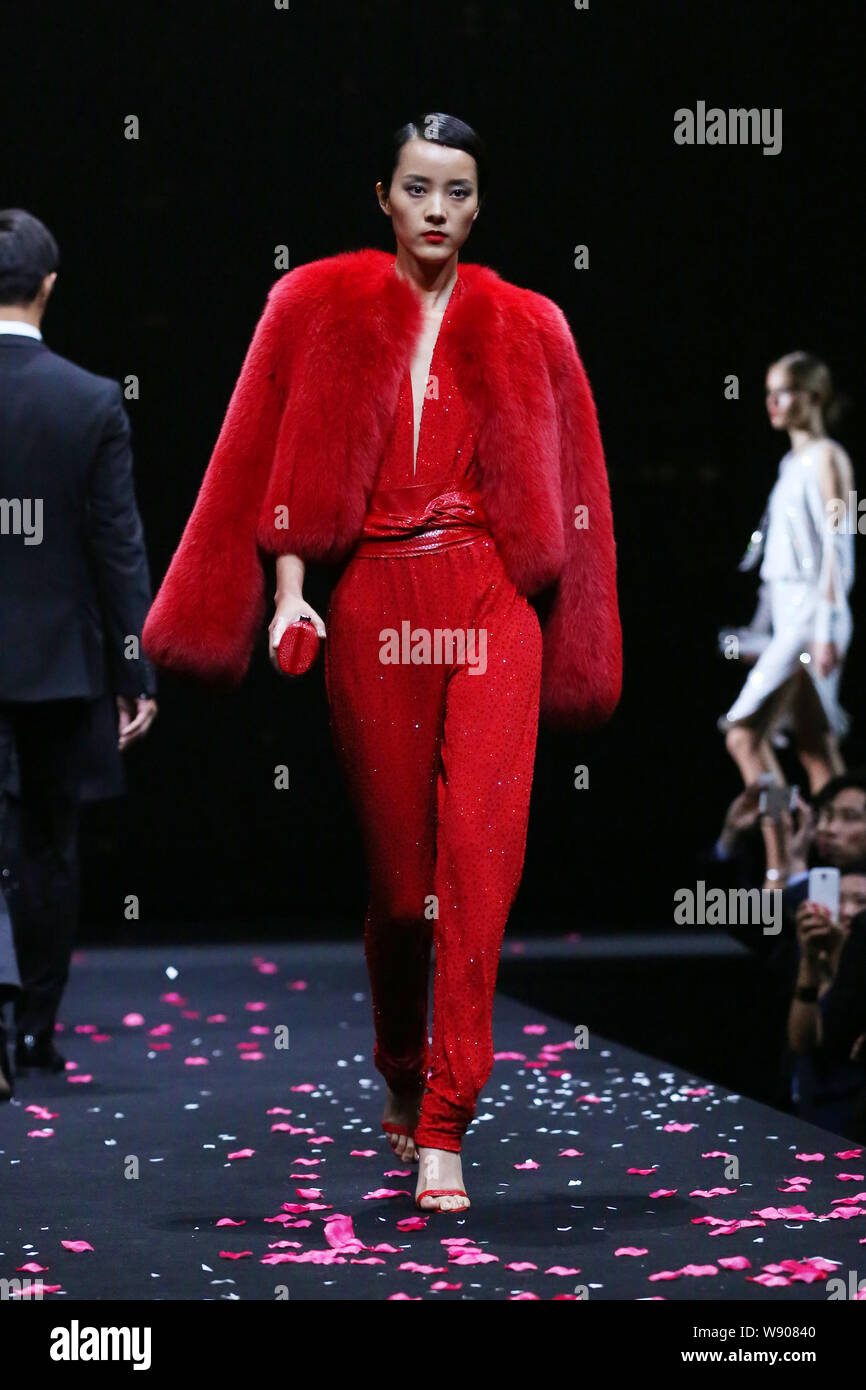Chinese actress Zhang Ziyi poses at Comme Moi fashion show released by  Chinese model Lv Yan in Beijing, China, 1 July 2014. Chinese celebrities  emer Stock Photo - Alamy