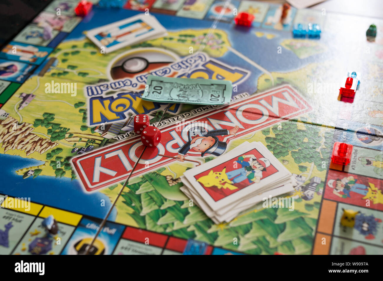 https://c8.alamy.com/comp/W9097A/monopoly-pokemon-12-august-the-netherlands-board-game-W9097A.jpg