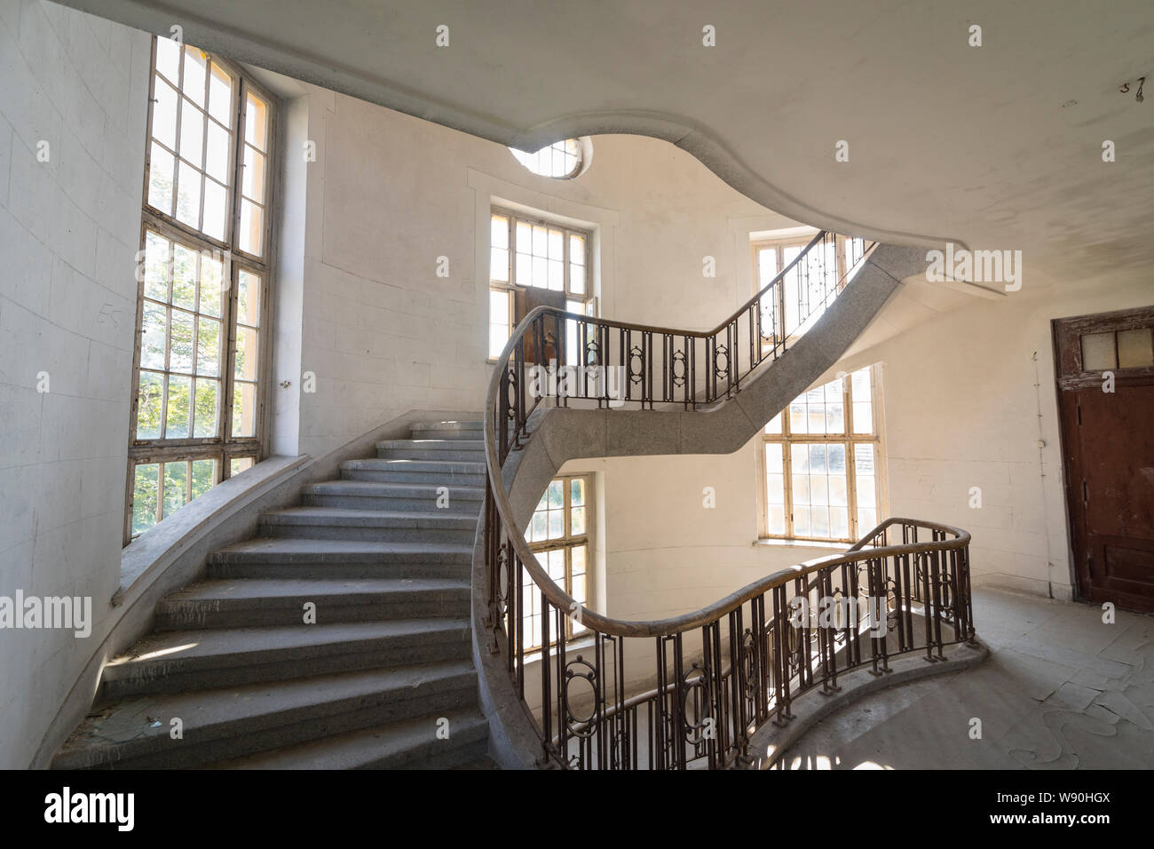 Elastic Atlas Readability Derelict barracks hi-res stock photography and images - Alamy