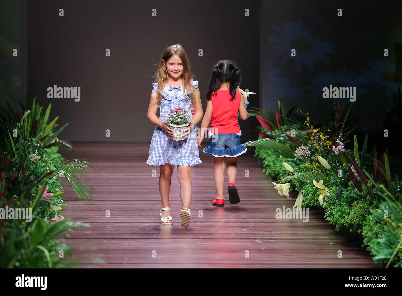 Kids Fashion Show High Resolution Stock Photography And Images Alamy
