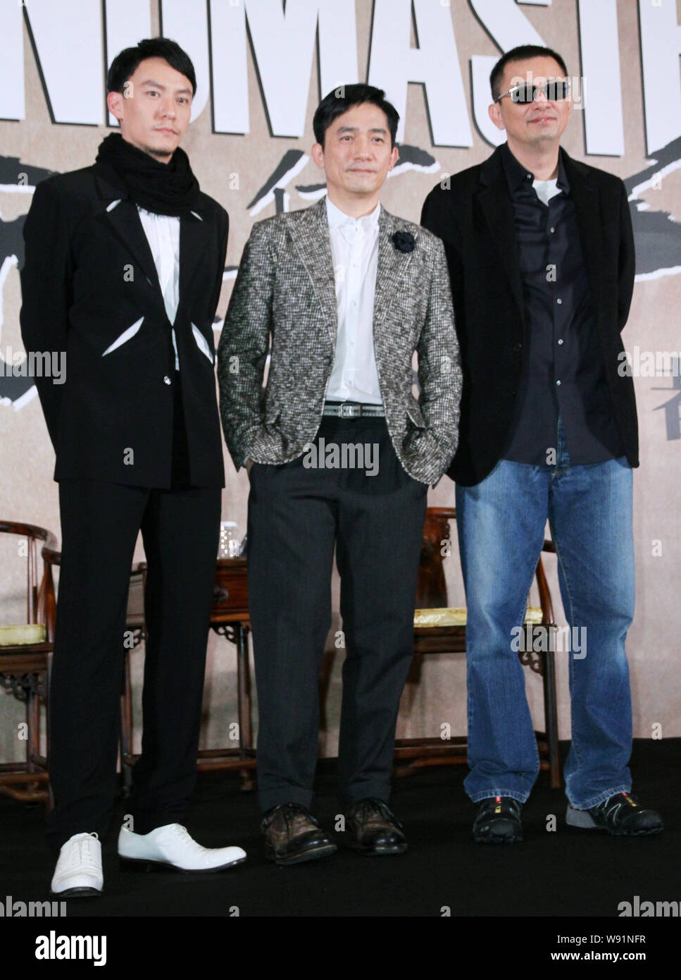 Films Et Séries Tv Avec Chang Chen FILE--(From second left to right) Taiwanese actor Chang Chen, Hong Kong  actor Tony Leung Chiu Wai and Hong Kong director Wong Kar-wai pose during a  Stock Photo - Alamy