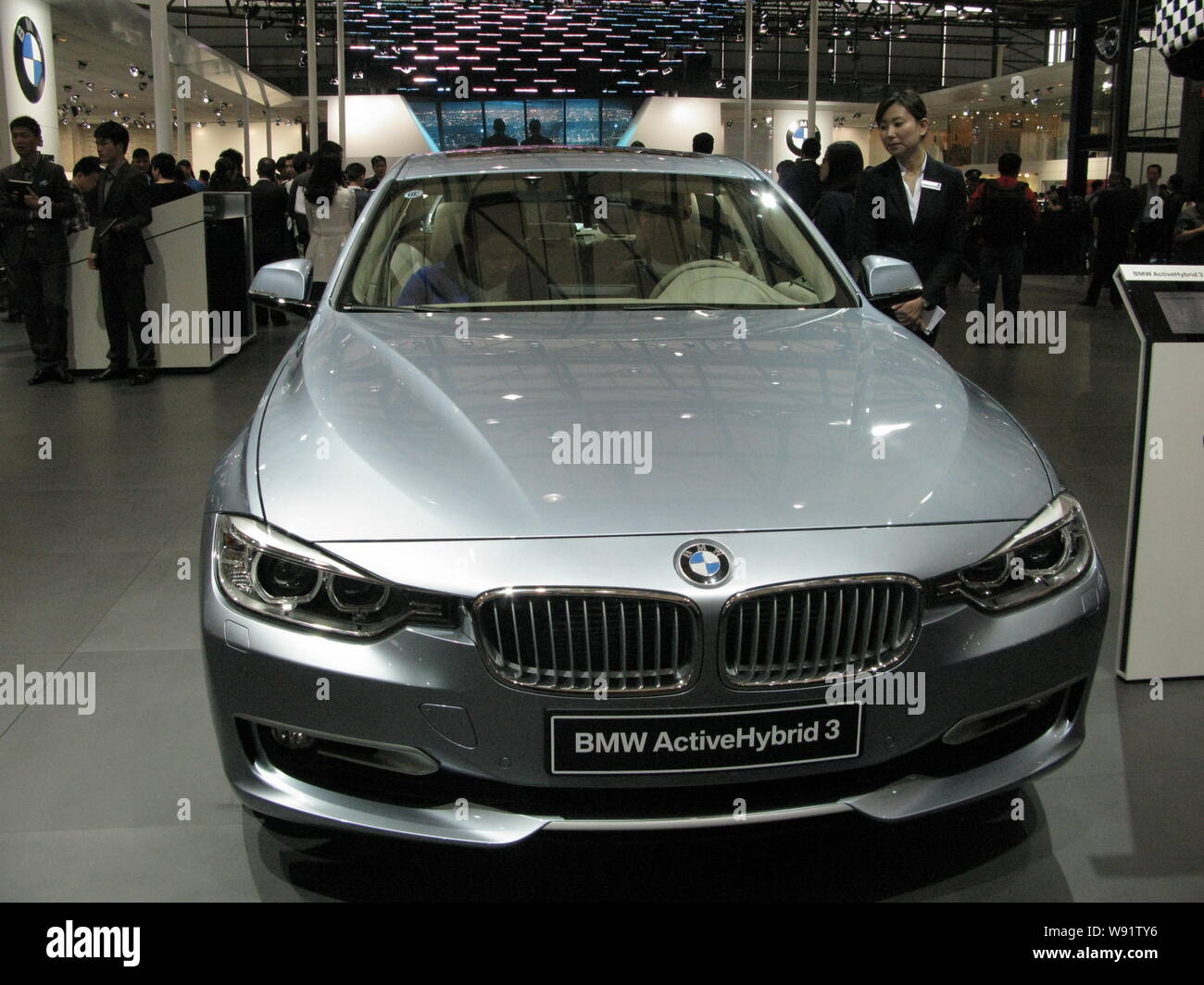 bayerische motoren werke investor relations