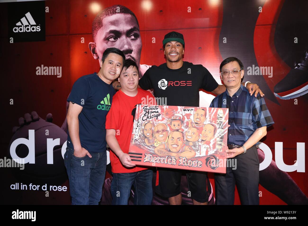 Nba Star Derrick Rose Chicago Bulls Second Right Poses Chinese – Stock  Editorial Photo © ChinaImages #241948448
