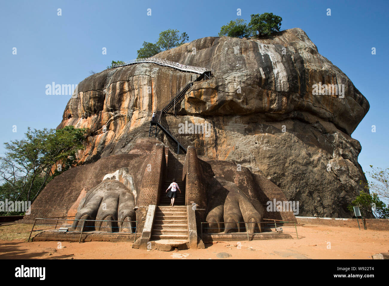 Sigiriya rock fortress climbing hi-res stock photography and