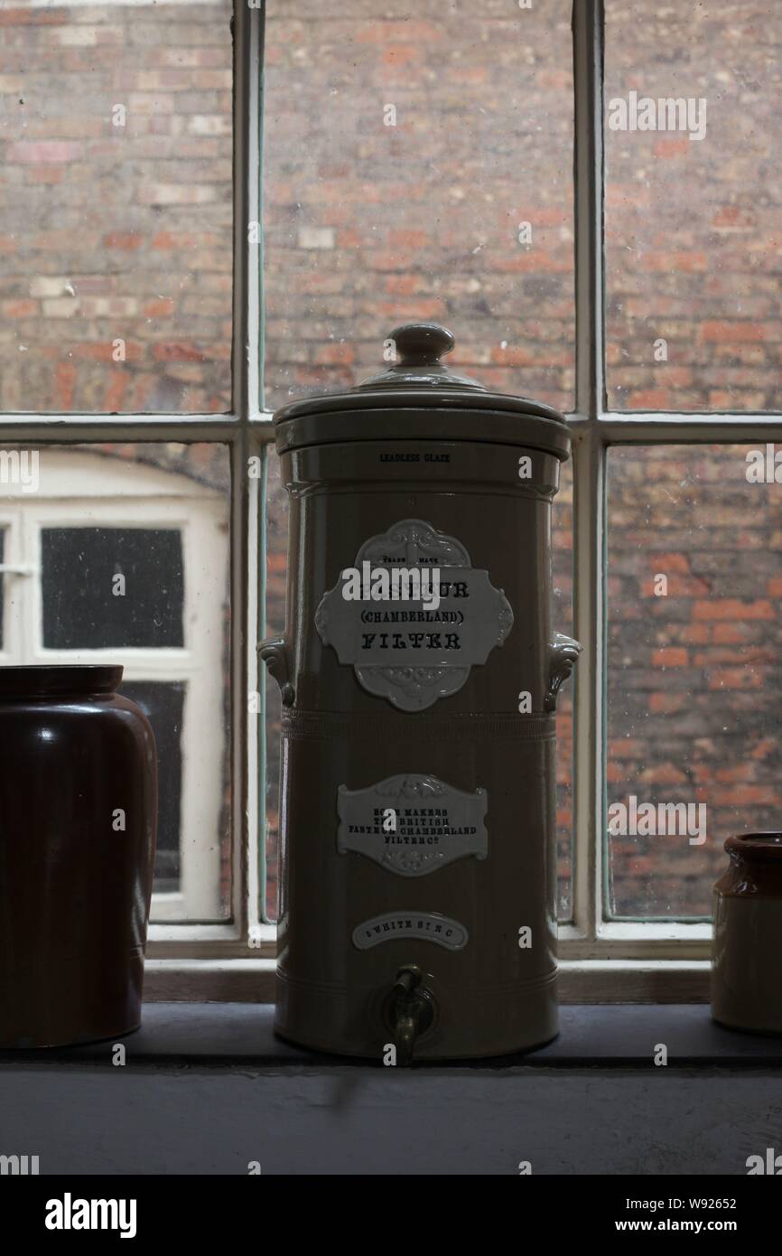 Victorian Period Style Kitchen A Porcelain Ceramic Pasteur