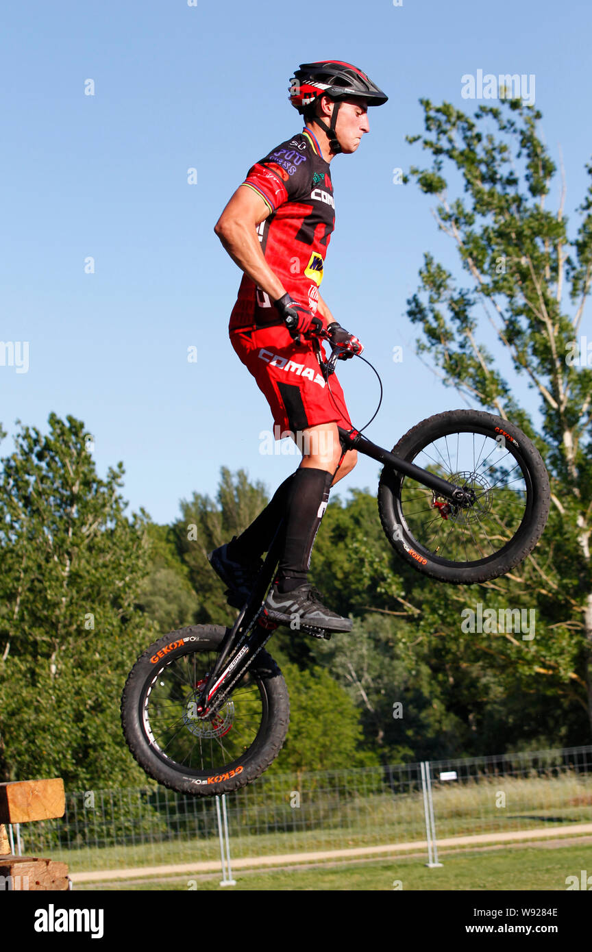 Bike trial hi-res stock photography and images - Alamy