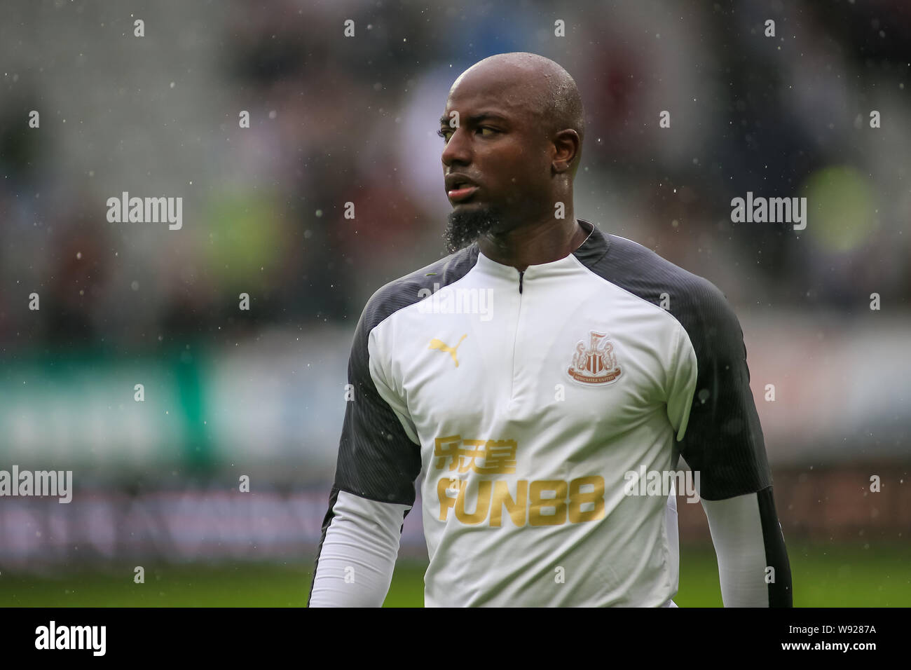 11th August 2019, St James Park, Newcastle upon Tyne, England ; Premier League Football, Newcastle vs Arsenal : Jetro Willems (15) of Newcastle United In warm up Credit: Craig Milner/News Images  English Football League images are subject to DataCo Licence Stock Photo