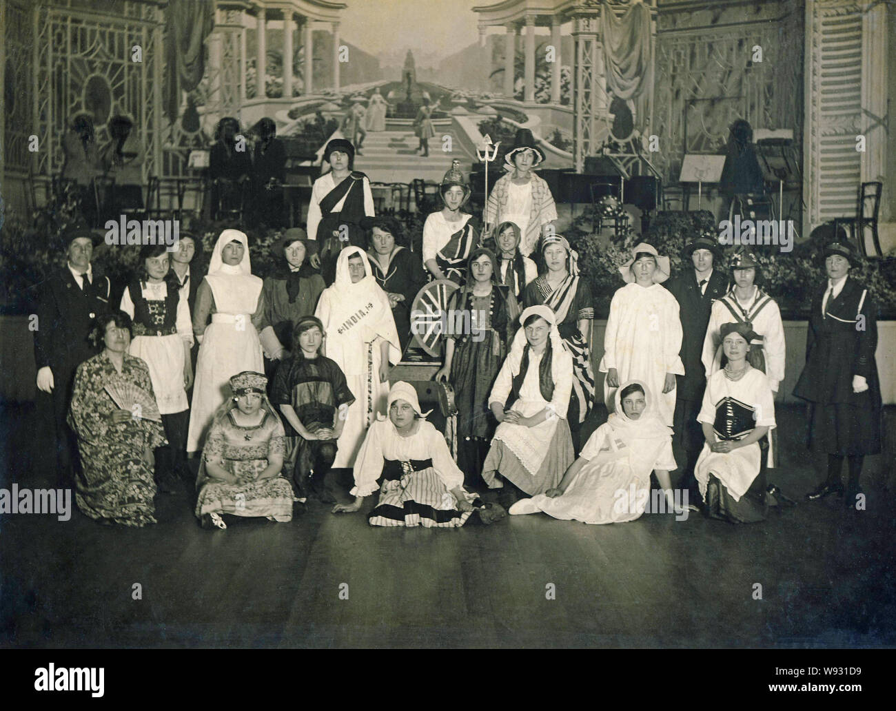 1910s Costume High Resolution Stock Photography and Images - Alamy