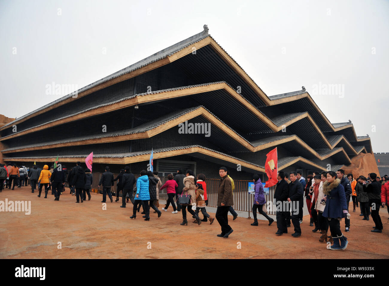 Tourists arrive at Shawa Theatre to watch the debut of the drama, Vide Etiam Pingyao, in Pingyao county, Jinzhong city, northwest Chinas Shanxi provin Stock Photo