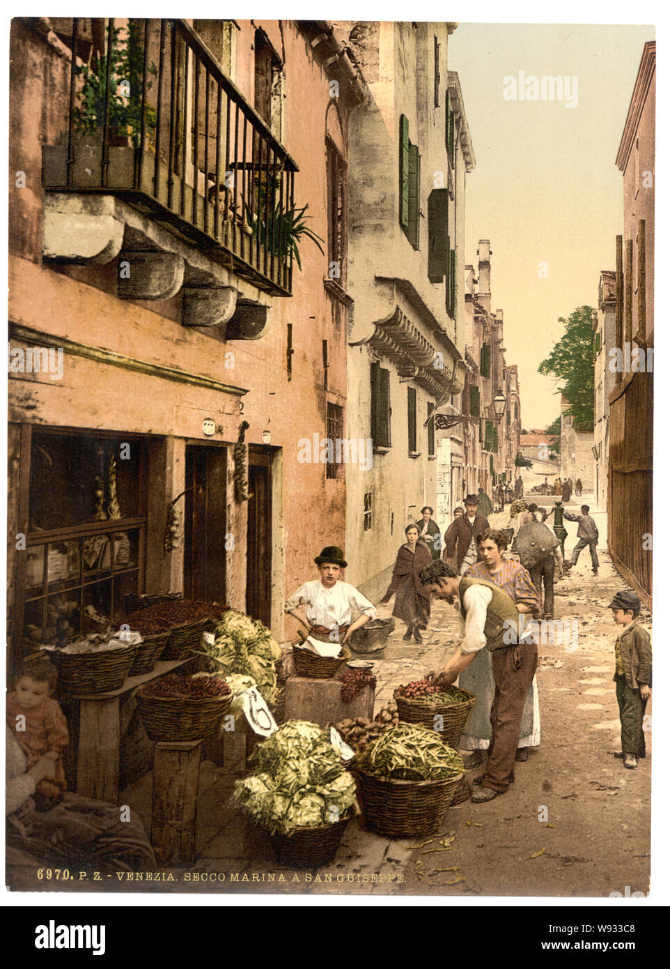 Streets in italy Cut Out Stock Images & Pictures Alamy