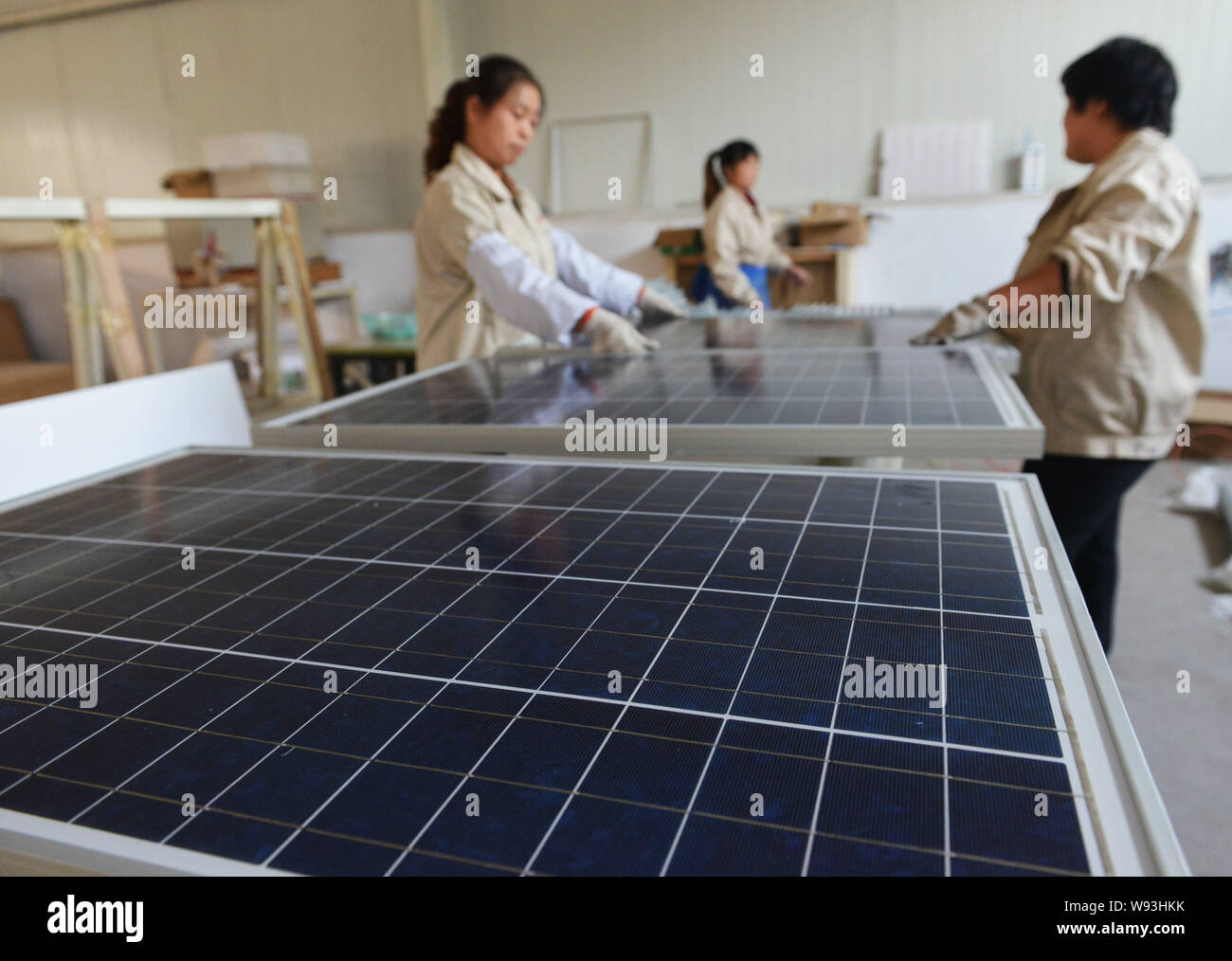 Solar panel factory in china hi-res stock photography and images - Alamy