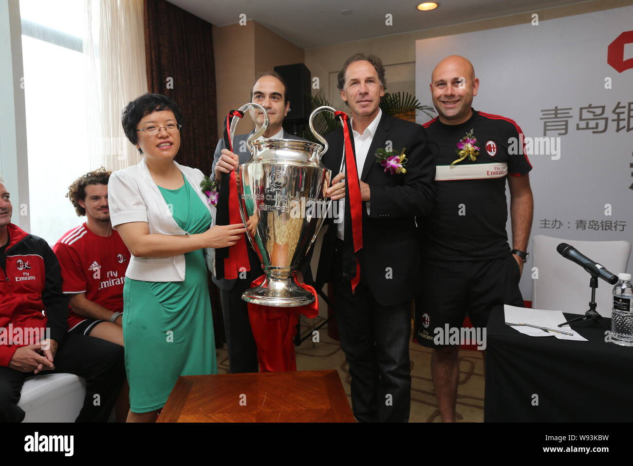 Franco Baresi Trophy Hi res Stock Photography And Images Alamy franco-baresi-trophy-hi-res-stock-photography-and-images-alamy