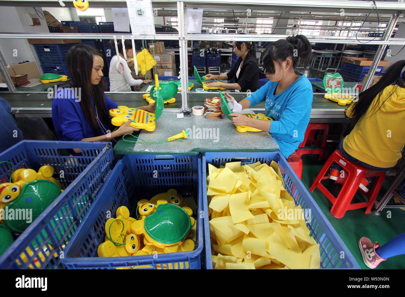 China Toy Factory Workers High Resolution Stock Photography and Images