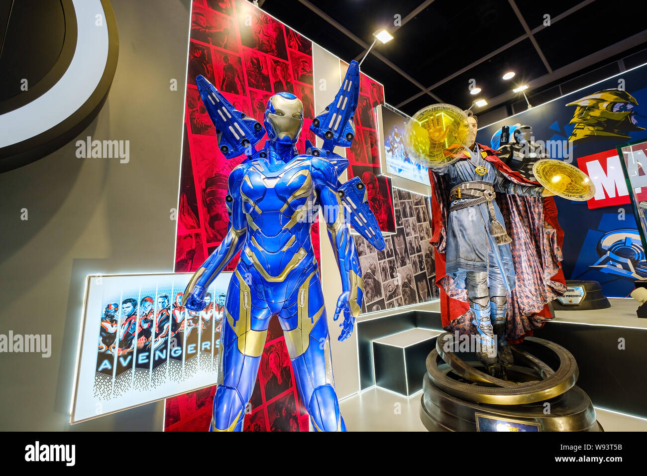 Avengers rescue armor hi-res stock photography and images - Alamy, image size:1300x956