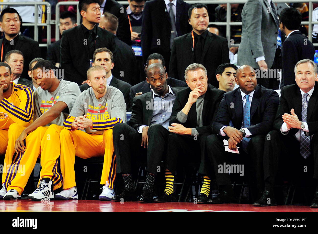 Dustin Hoffman Celebrities at the 2009 NBA Playoffs: Los Angeles Lakers vs  Utah Jazz Game 5 at Staples Center Los Angeles Stock Photo - Alamy