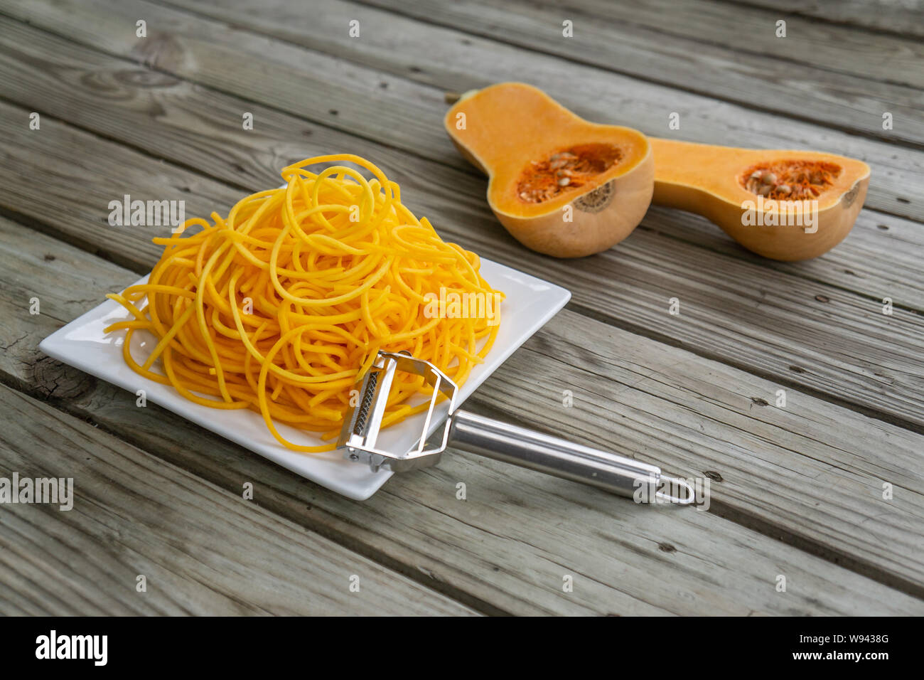 Peeled butternut squash hi-res stock photography and images - Alamy