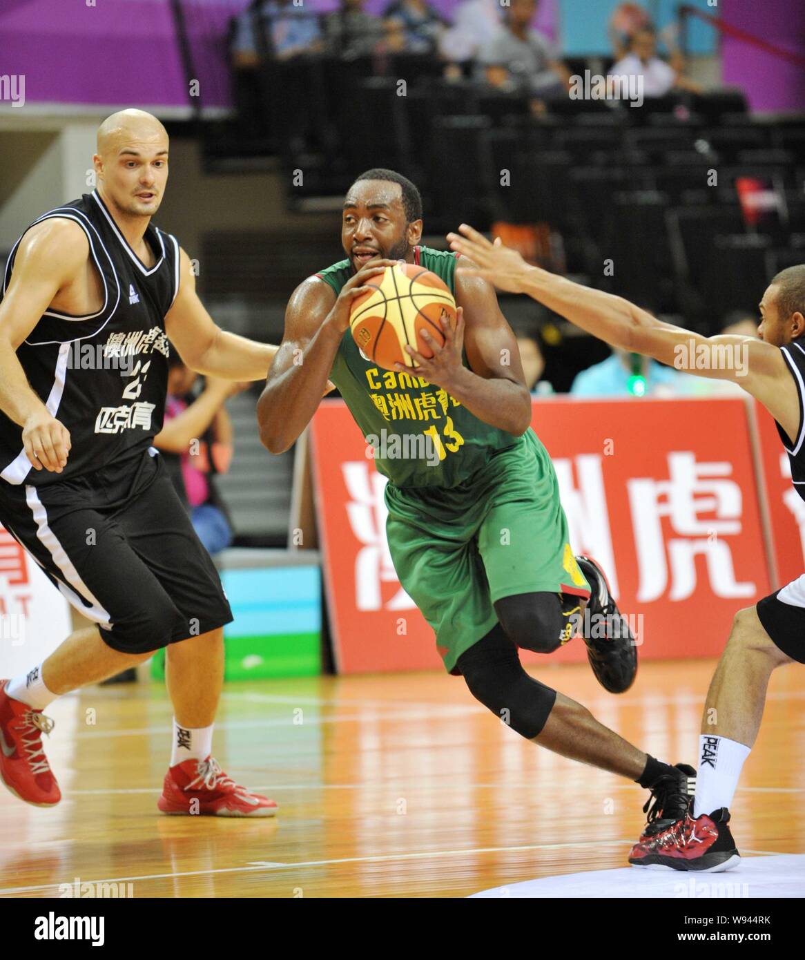 Canada Basketball Mens Hi res Stock Photography And Images Alamy canada-basketball-mens-hi-res-stock-photography-and-images-alamy