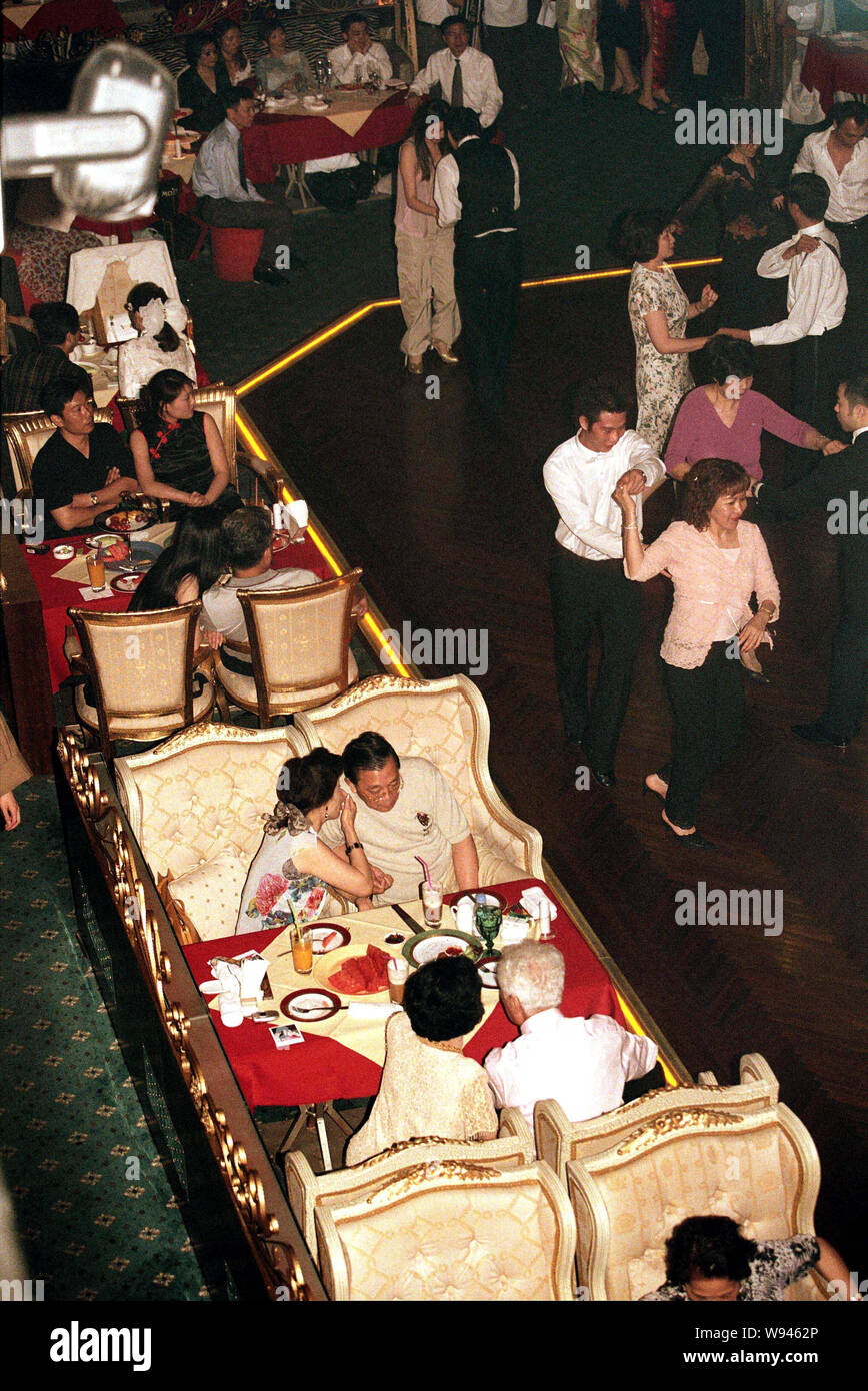 People Dance In The Ballroom At Paramount Hall In Shanghai China Stock Photo Alamy People Dance In The Ballroom At Paramount Hall In Shanghai China Stock Photo Alamy