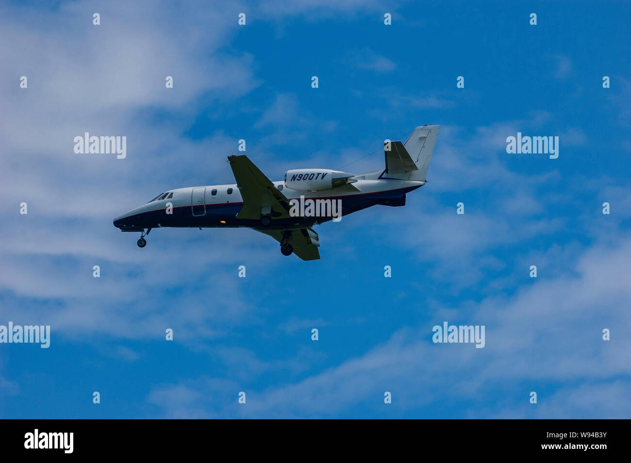 Cessna Citation Excel/XLS (twin-jet) landing at Lexington Bluegrass Airport Stock Photo
