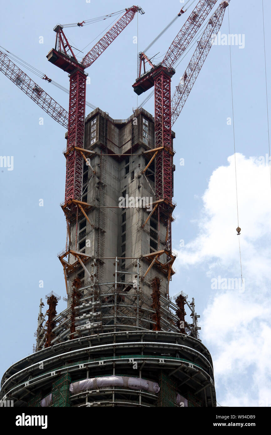 The top of the Shanghai Tower under construction is nearing completion ...