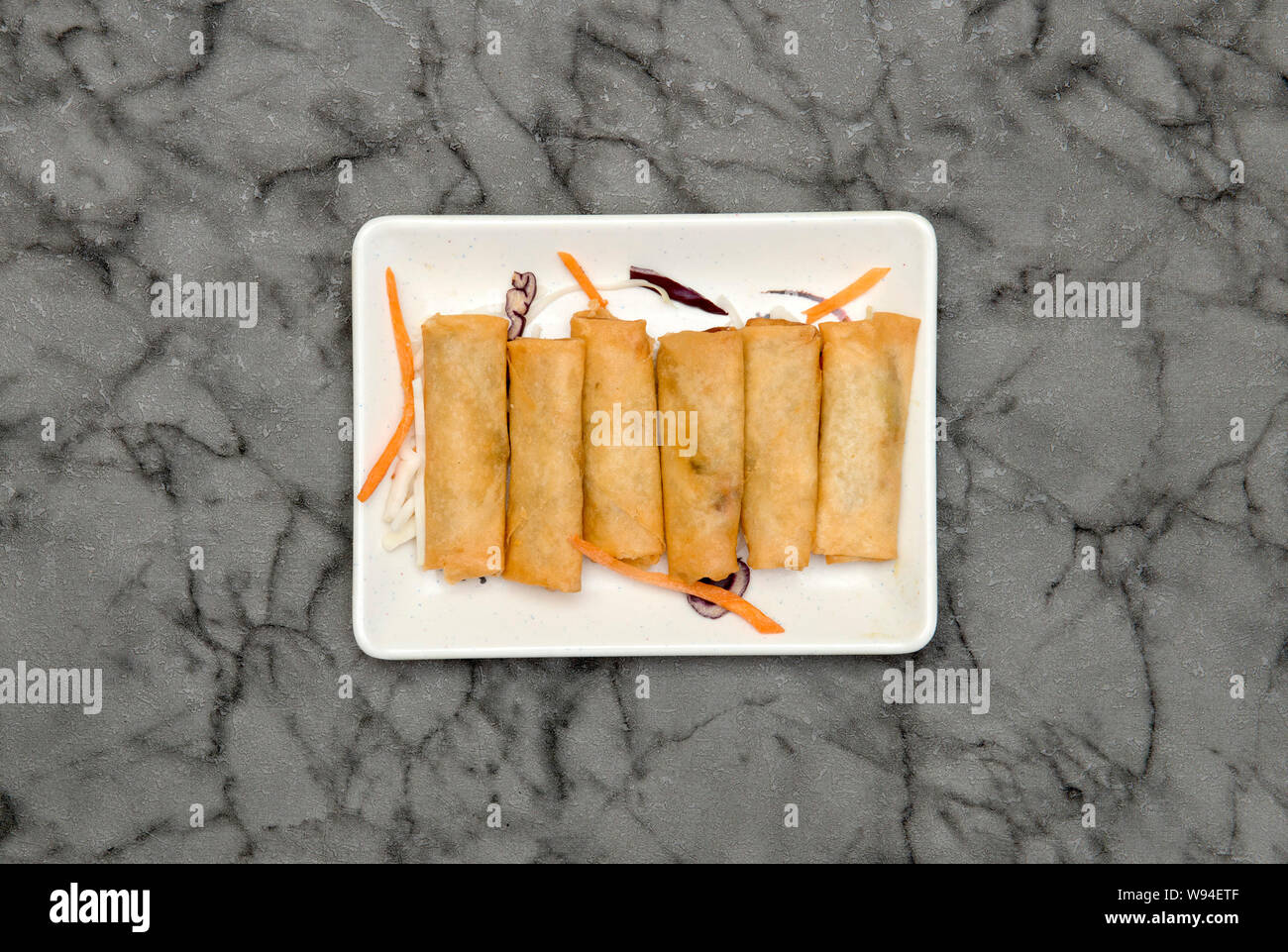Chinese spring rolls hi-res stock photography and images - Alamy