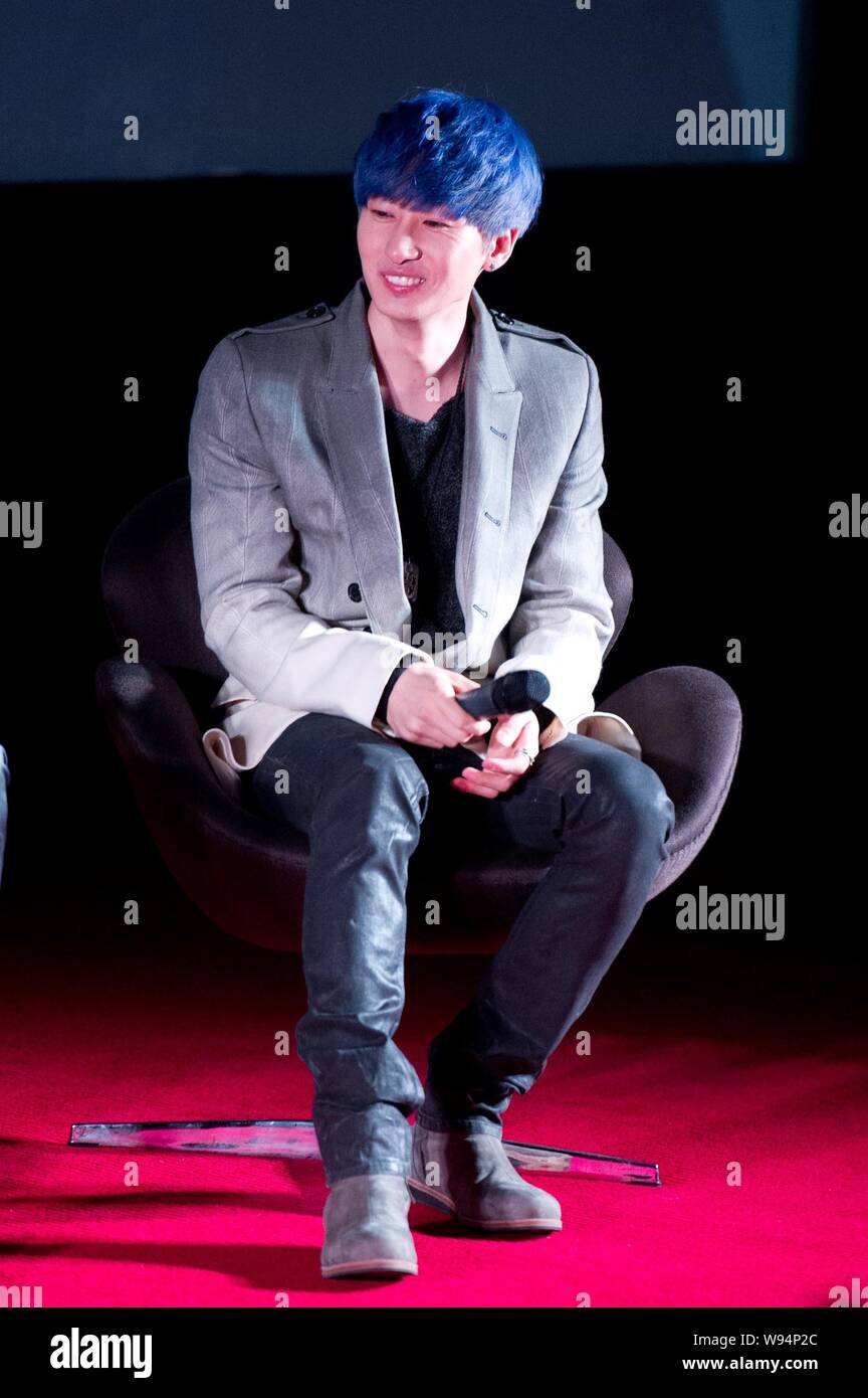 Eunhyuk Or Spencer Lee Of South Korean Pop Group Super Junior M Attends A Press Conference For The Second Album Of The Group Break Down In Beijing Stock Photo Alamy Eunhyuk Or Spencer Lee Of South Korean Pop Group Super Junior M Attends A Press Conference For The Second Album Of The Group Break Down In Beijing Stock Photo Alamy