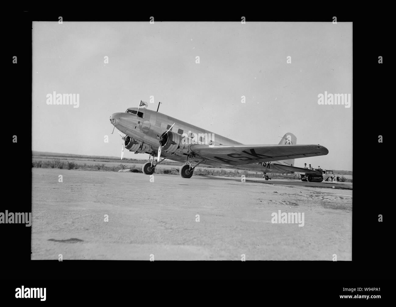 Cargo planes Black and White Stock Photos & Images - Alamy