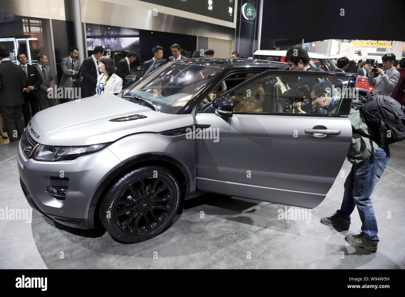 Used Range Rover Evoque Victoria . With The Largest Range Of Second Hand Land Rover Range Rover Evoque Cars Across The Uk, Find The Right Car For You.