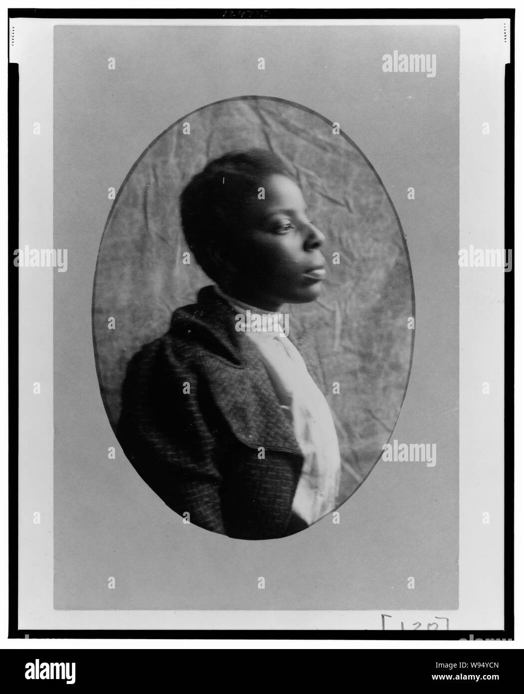 African american woman profile Black and White Stock Photos & Images ...