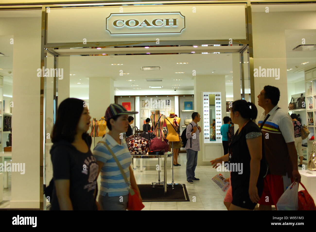 coach forum shops