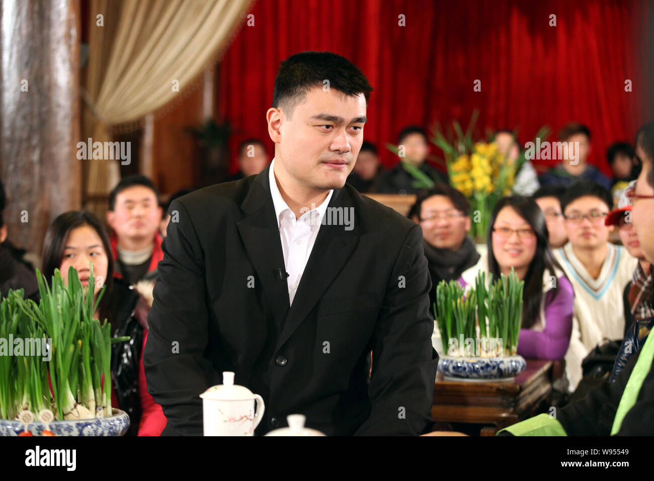Pictured here yao ming hi-res stock photography and images - Alamy
