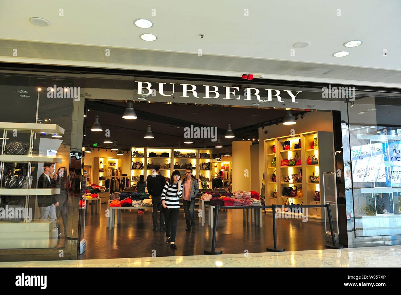 Burberry store hi-res stock photography and images - Page 3 - Alamy