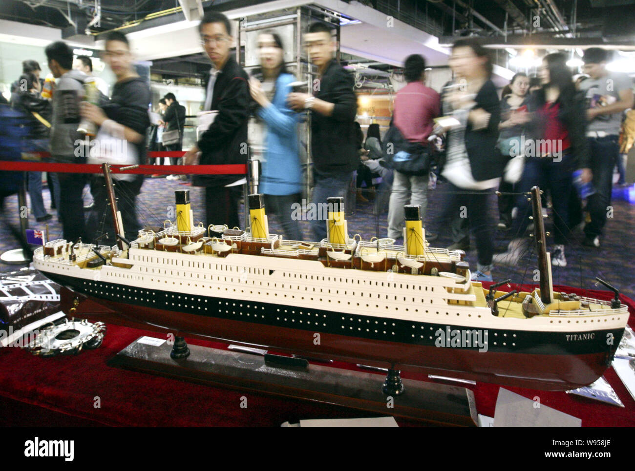 smyths titanic lego