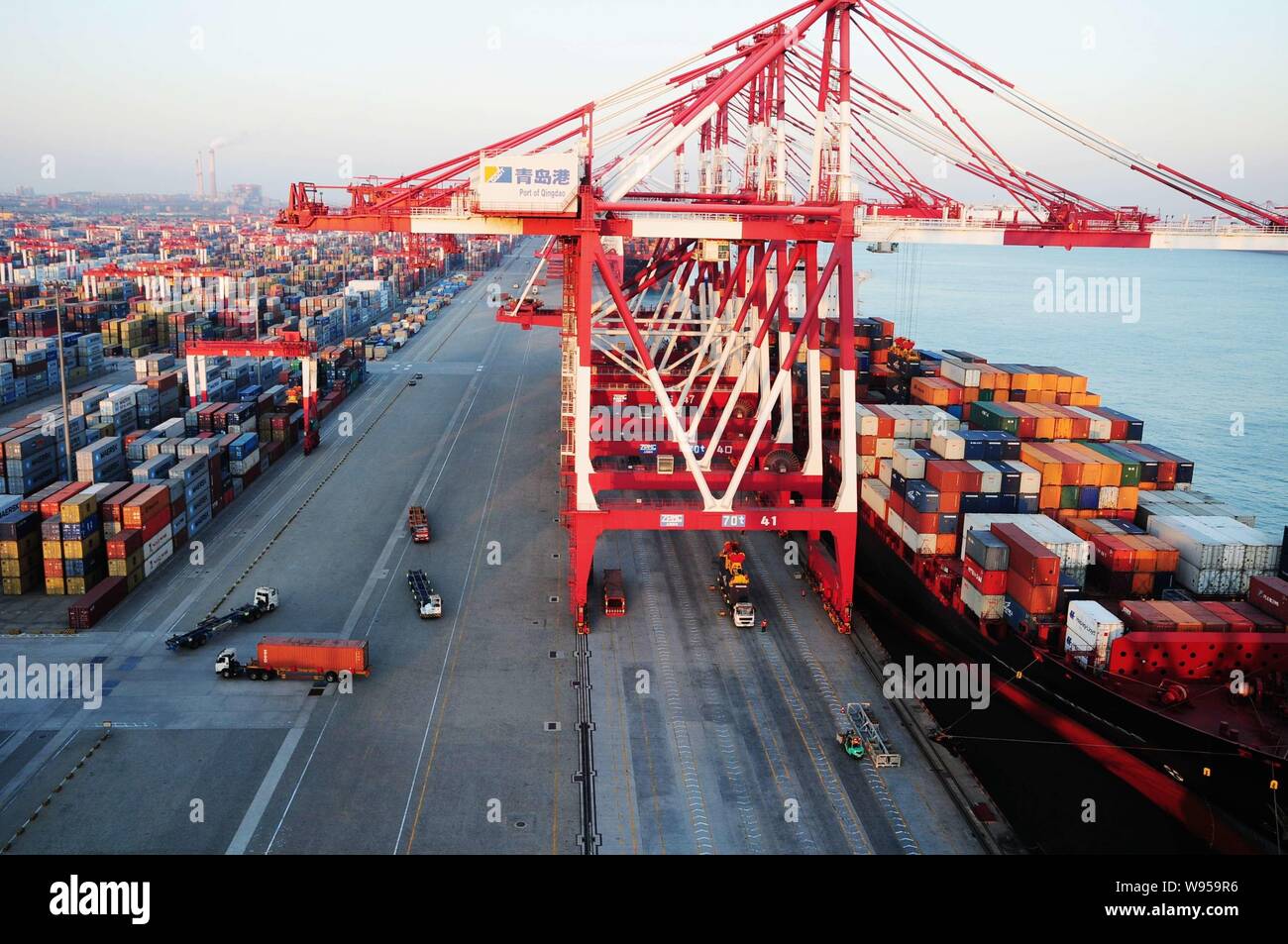 View of a container terminal in Qingdao, east Chinas Shandong province, 4 January 2012.   Chinas exports and imports grew at their slowest pace in mor Stock Photo