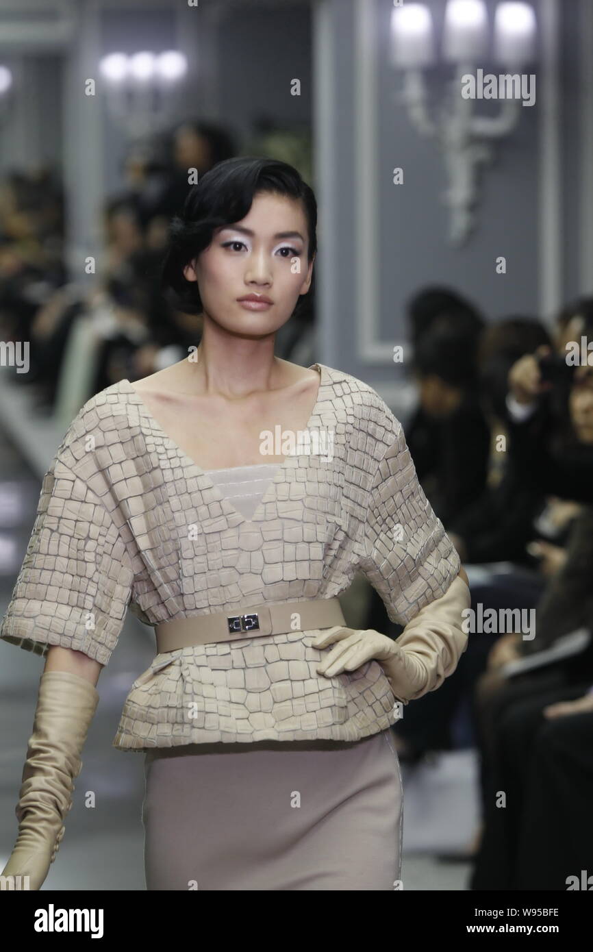 Chinese model christian dior paris haute couture 2012 hi-res stock ...