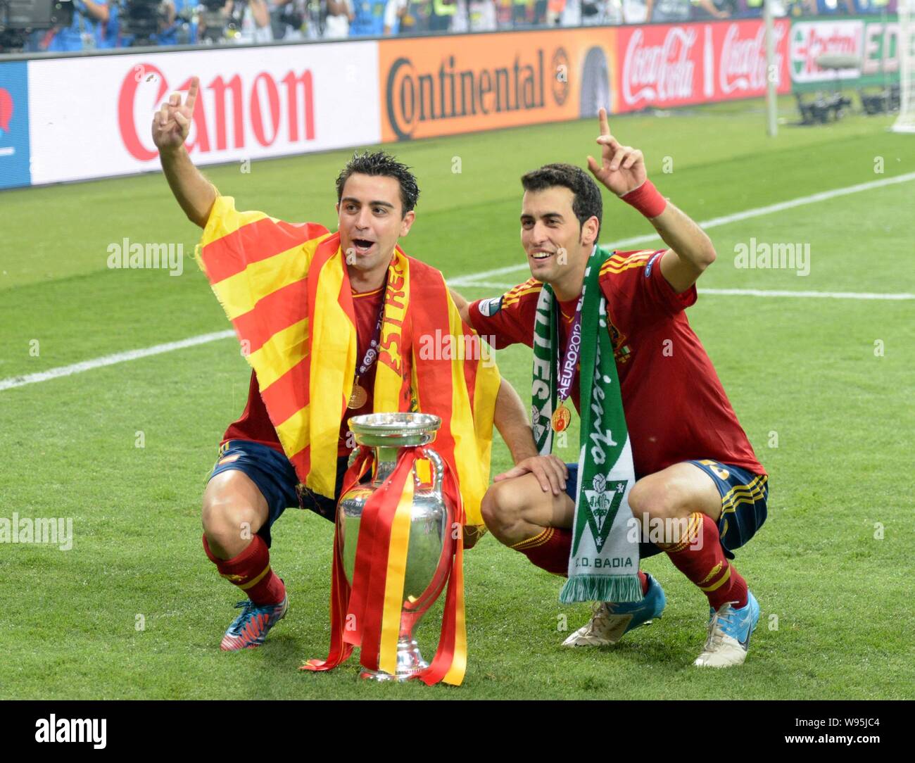Xavi hernandez trophy hi-res stock photography and images - Alamy