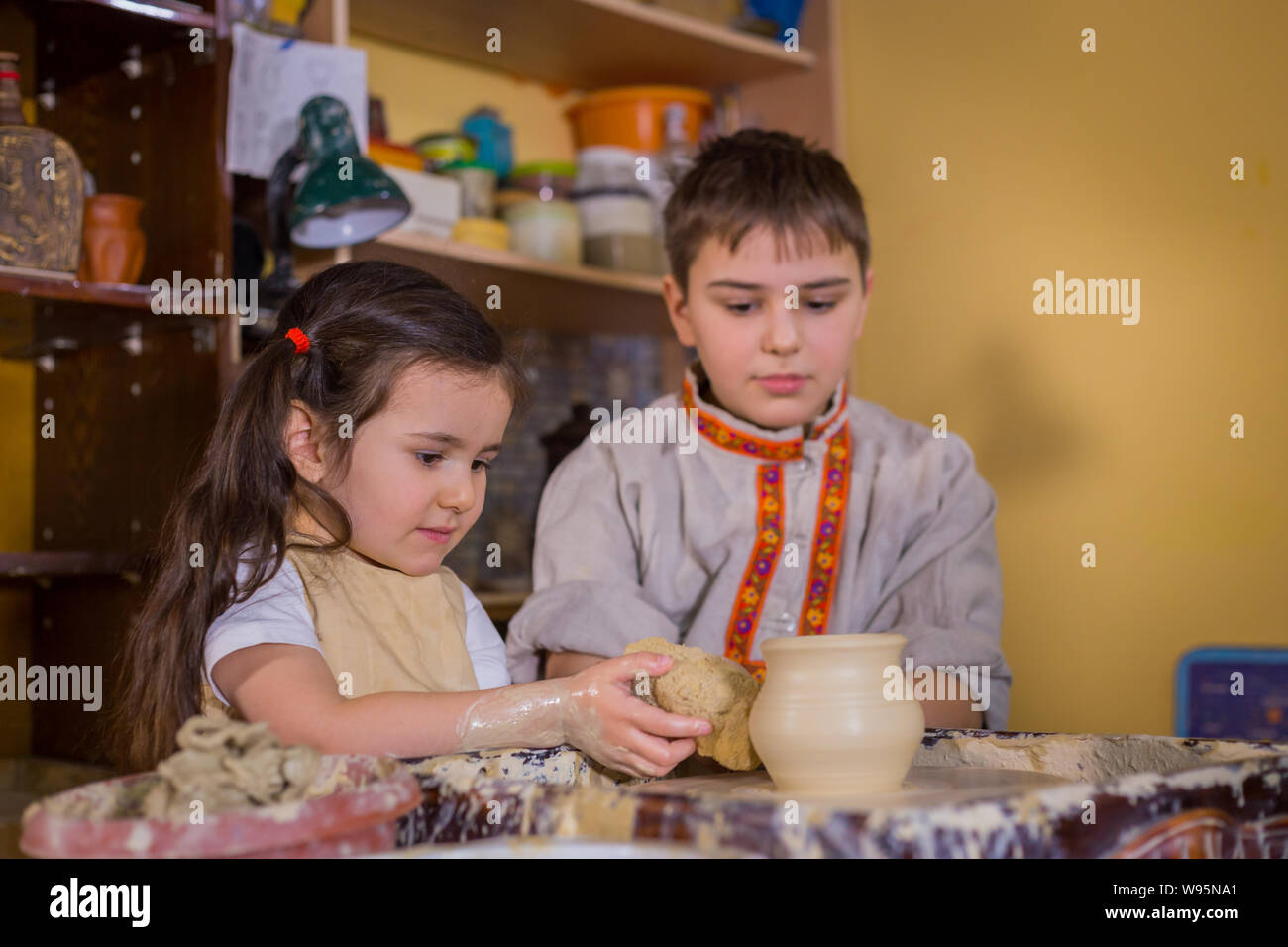 Pottery class and workshop Stock Photo - Alamy