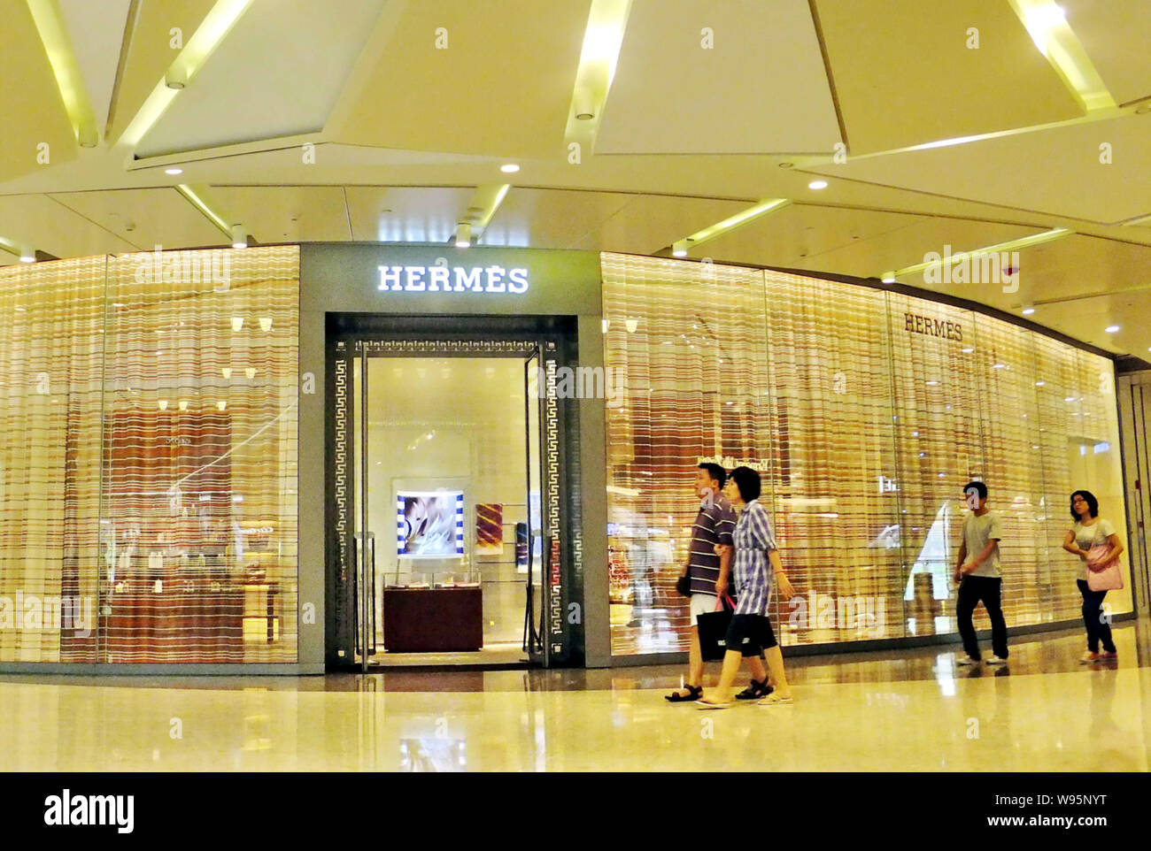 hermes galleria mall